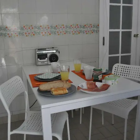 F! Guest house