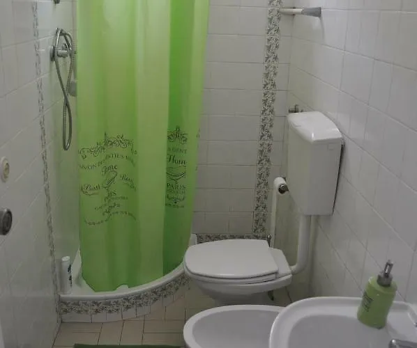 F! * Лиссабон